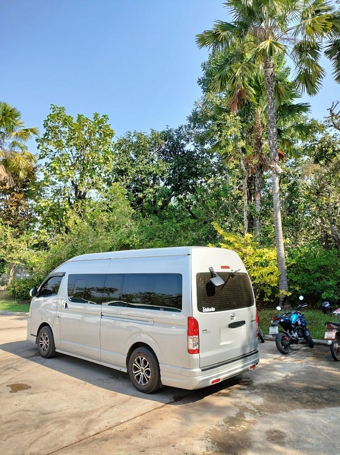 รถตู้Toyota Commuter VIP3แถว